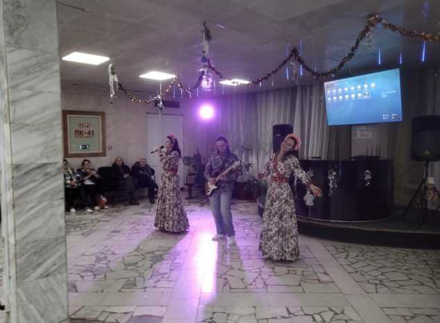 Артисты ансамбля «Злато-Серебро» выступили в санатории «Берёзовая роща»